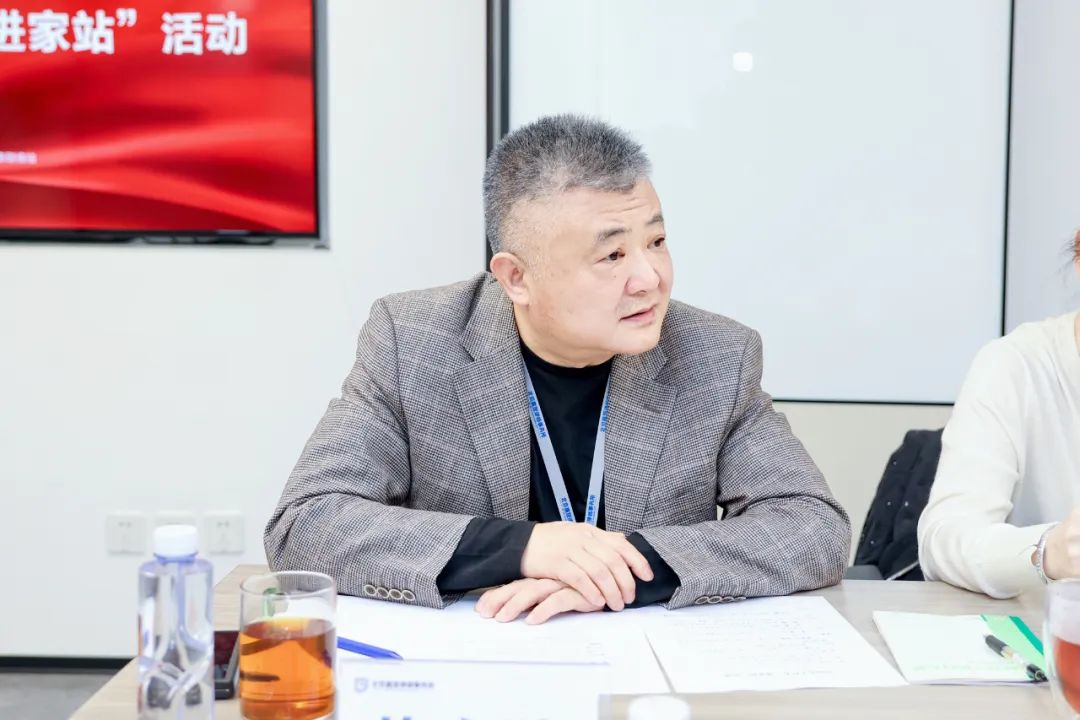 全国人大代表走进嘉观联络站与市区人大代表座谈交流(图6) 全国人大代表走进嘉观联络站与市区人大代表座谈交流(图6)